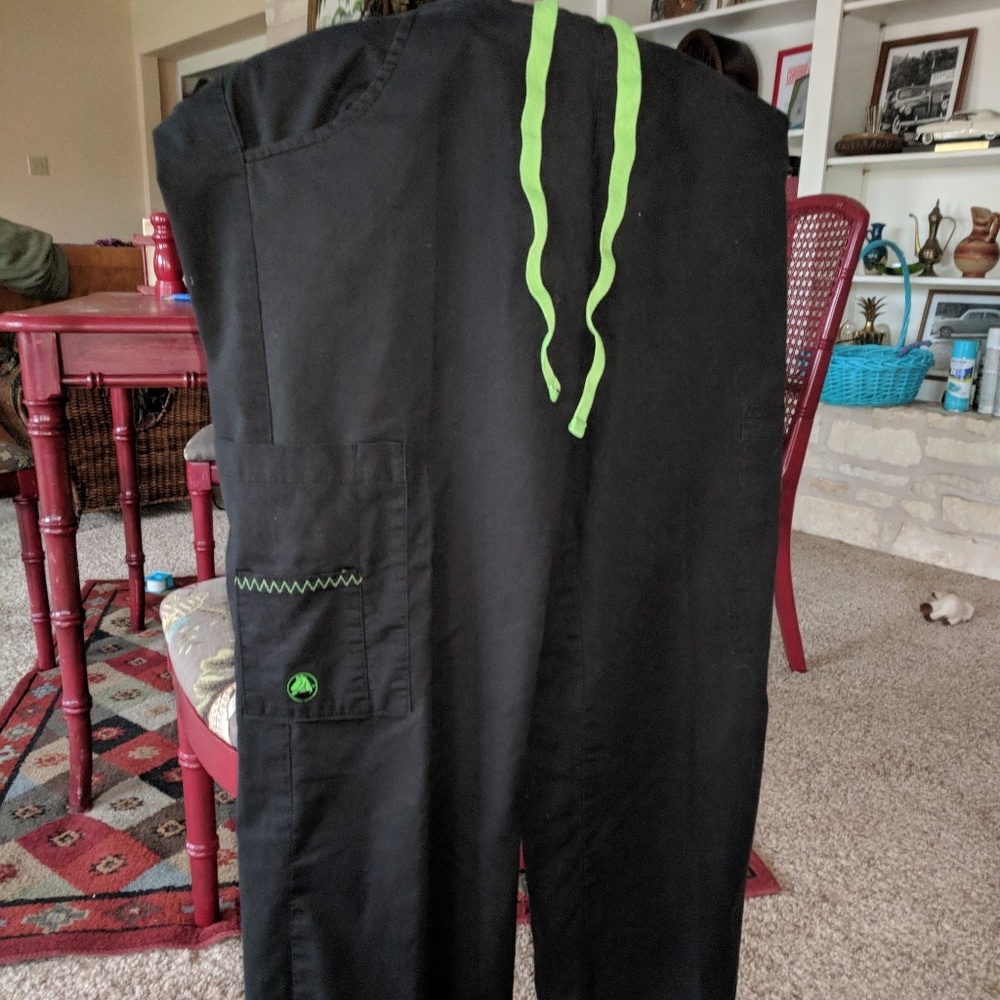 Xs petite black croc scrub pants